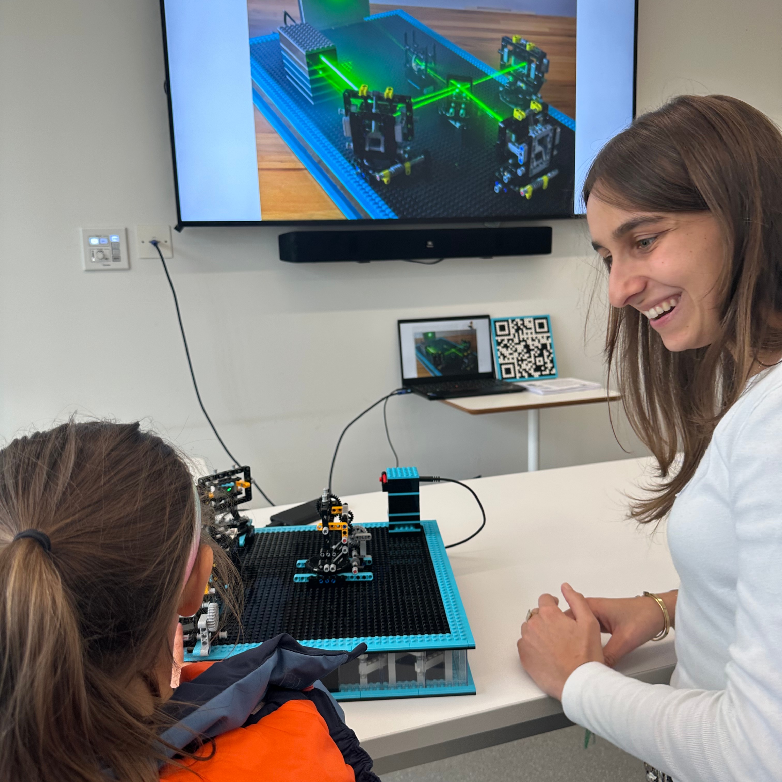 outreach_Photon Bricks on tour